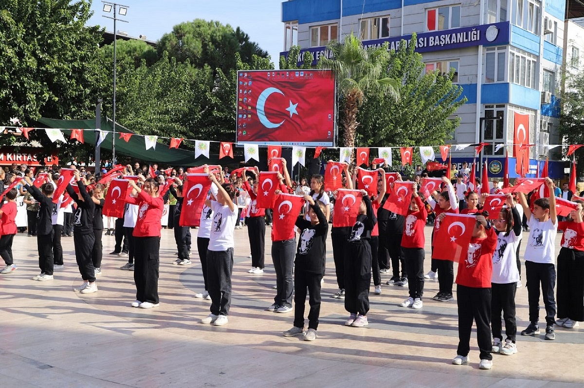 29 Ekim Cumhuriyet Bayramının 100. Yılı İlçemizde Coşkuyla Kutlandı